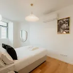 Mary Pink - No 1b - Lovely Two-bedroom Lisbon