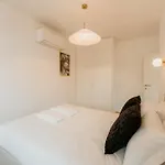 Mary Pink - No 1b - Lovely Two-bedroom Apartment *