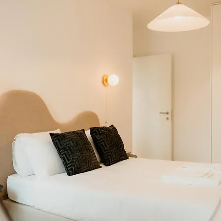 Mary Pink - No 1b - Lovely Two-bedroom Apartmán *