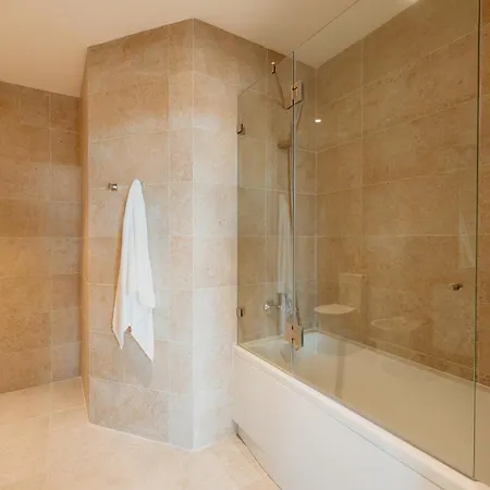 Mary Pink - No 1b - Lovely Two-bedroom *