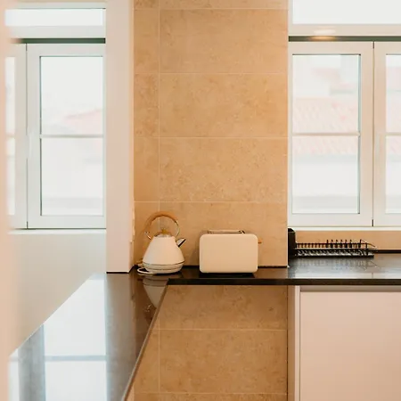Mary Pink - No 1b - Lovely Two-bedroom דירה ליסבון